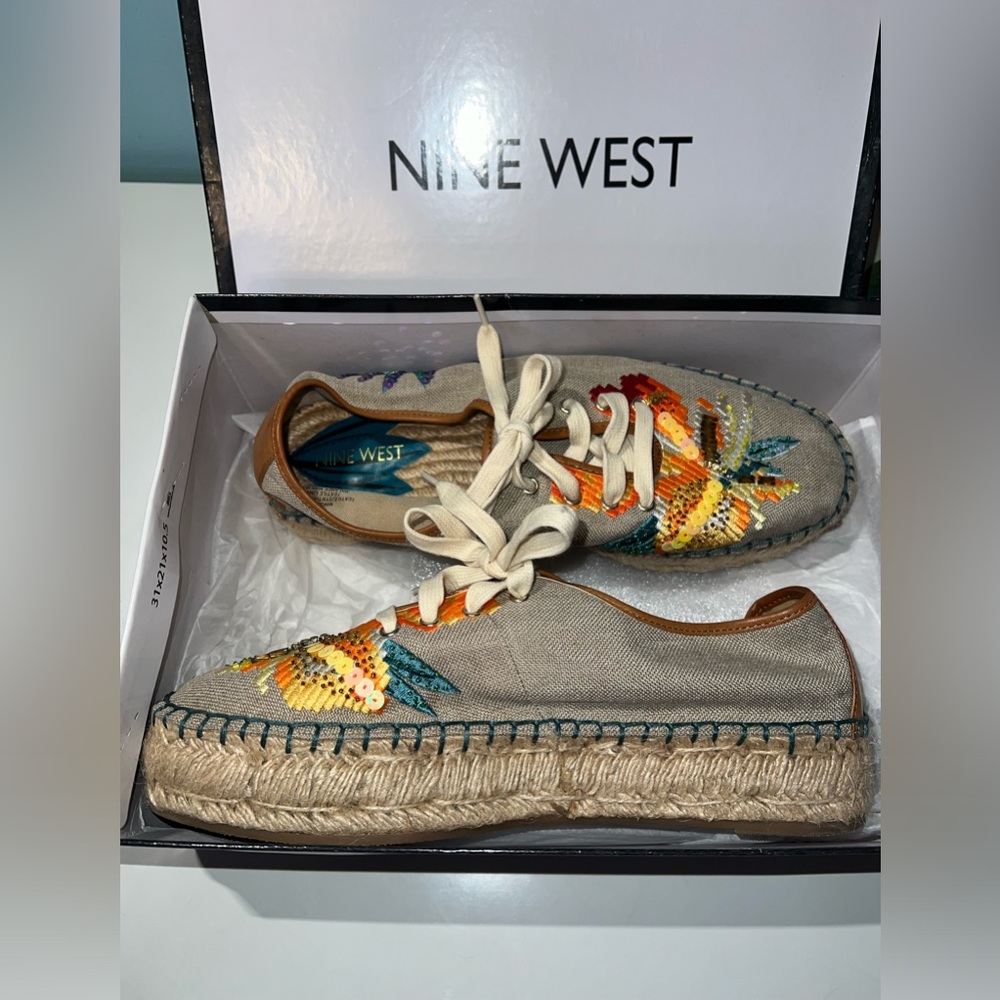 Nine West Natural Guinup Sneaker Sequin Boho Espadrille Lace Up Fashion Sneaker - Picture 2 of 5